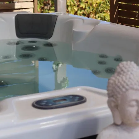 Moment's In Nature Vineyard Pool & Jacuzzi Privat bolig